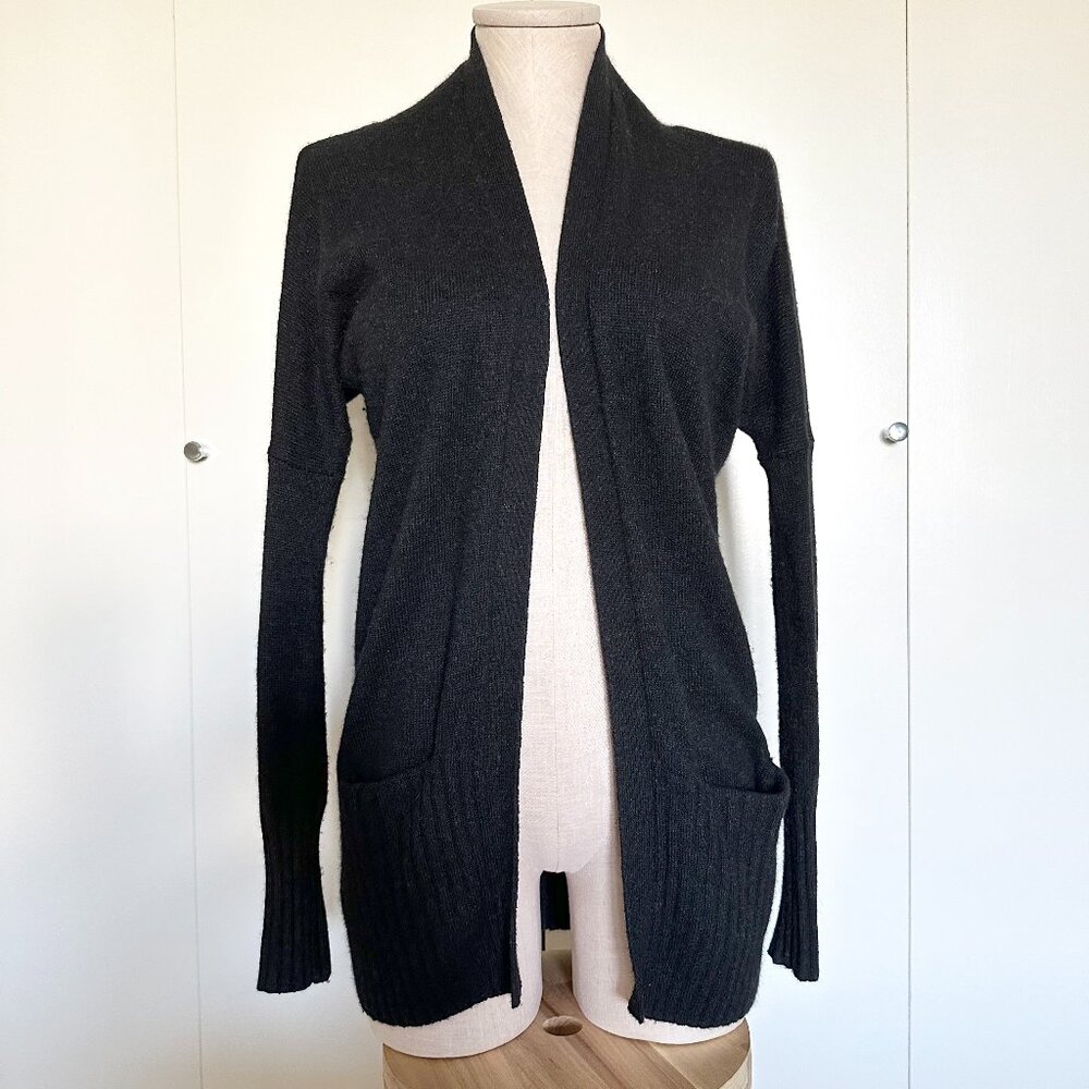 Aritzia Talula Black Cardigan Sweater Womens Size XXS Long Sleeve Shawl Neck